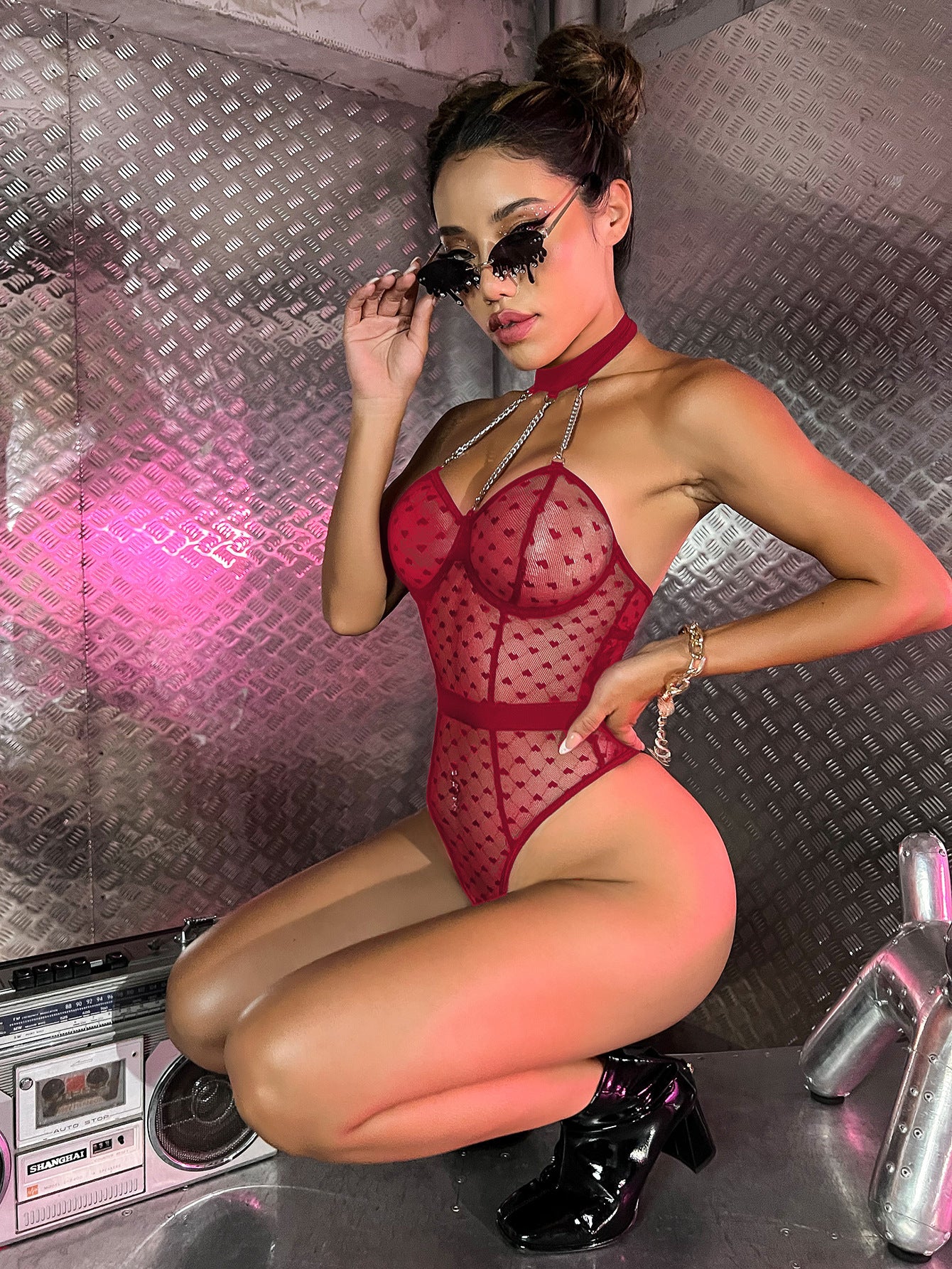 Elegant Allure: Strappy Bra with Chest-Highlighting Design & Collar